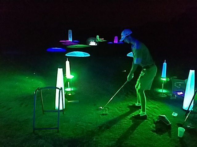 glow golfer